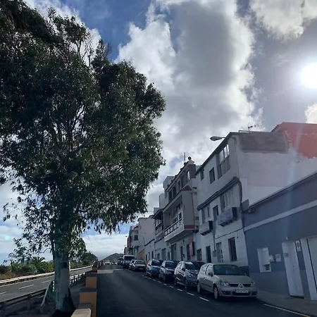 El Secadero House Las Palmas / Gran Canaria